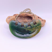 Load image into Gallery viewer, Unique Flower Jade Breastplate