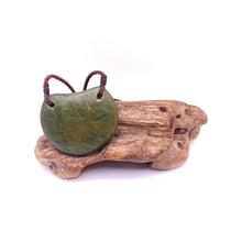 Load image into Gallery viewer, Flower Jade Roimata Drop Pendant