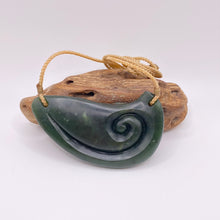 Load image into Gallery viewer, Breastplate Koru