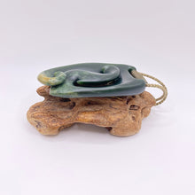 Load image into Gallery viewer, Putiputi Pendant with Ridge Knot Binding