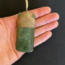 Load image into Gallery viewer, Putiputi Cross-Bound Toki Pendant