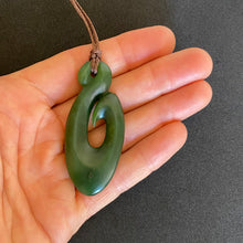 Load image into Gallery viewer, Kawakawa Hei Matau Pendant