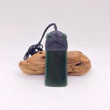 Load image into Gallery viewer, Rimu Cross-bound Toki Pendant