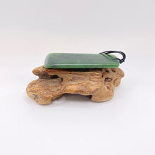 Load image into Gallery viewer, Large Kawakawa Toki Pendant
