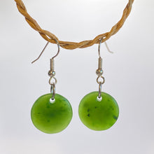 Load image into Gallery viewer, Kawakawa Porohita Disc Earrings
