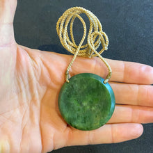 Load image into Gallery viewer, Flower Jade Porohita / Disc Pendant