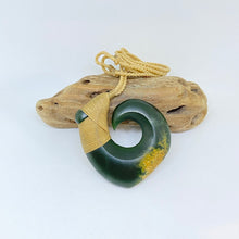 Load image into Gallery viewer, Marsden Snood Bound Hei Matau pendant