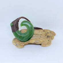 Load image into Gallery viewer, Kahurangi Snood Bound Hei Matau Pendant