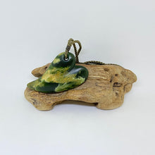 Load image into Gallery viewer, Marsden Flower Jade Heart