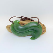 Load image into Gallery viewer, Wave Breastplate