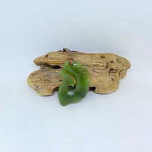 Load image into Gallery viewer, Small Martyr River Manaia