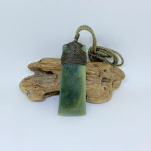 Load image into Gallery viewer, Blue Inanga Cross-bound Toki Pendant