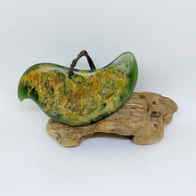 Load image into Gallery viewer, Putiputi Breastplate