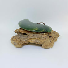 Load image into Gallery viewer, Putiputi Breastplate