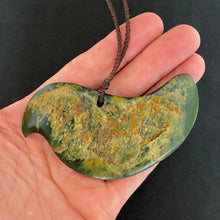 Load image into Gallery viewer, Putiputi Breastplate