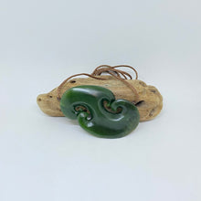 Load image into Gallery viewer, Pendant with 4 Koru