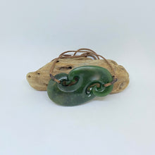 Load image into Gallery viewer, Pendant with 4 Koru