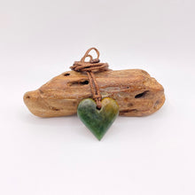 Load image into Gallery viewer, Putiputi Marsden Flower Jade Heart Pendant
