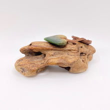 Load image into Gallery viewer, Putiputi Marsden Flower Jade Heart Pendant
