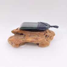 Load image into Gallery viewer, Dark Pounamu Cross-bound Toki Pendant
