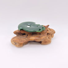 Load image into Gallery viewer, Putiputi Manaia Pendant

