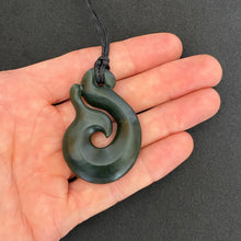 Load image into Gallery viewer, Whale Tail Hei Matau / Hook Pendant
