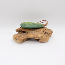 Load image into Gallery viewer, Putiputi - Flower Jade  Roimata Pendant
