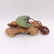 Load image into Gallery viewer, Putiputi Ridge bound Breastplate
