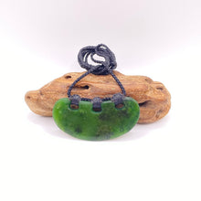 Load image into Gallery viewer, Kawakawa Ridge bound Breastplate
