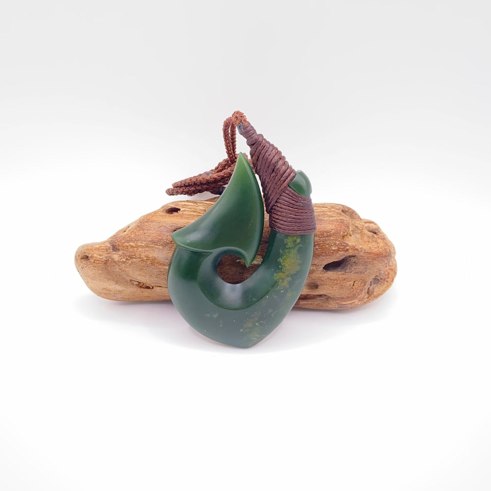 Putiputi Snood Bound Hei Matau Pendant