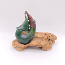 Load image into Gallery viewer, Putiputi Snood Bound Hei Matau Pendant
