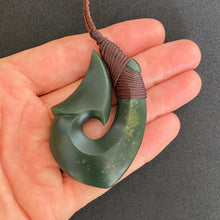 Load image into Gallery viewer, Putiputi Snood Bound Hei Matau Pendant
