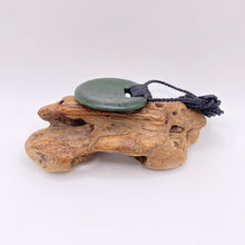 Load image into Gallery viewer, Kawakawa Ridge bound Porohita Pendant
