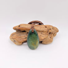 Load image into Gallery viewer, Putiputi - Flower Jade  Roimata Pendant
