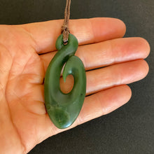 Load image into Gallery viewer, Kawakawa Hei Matau Pendant
