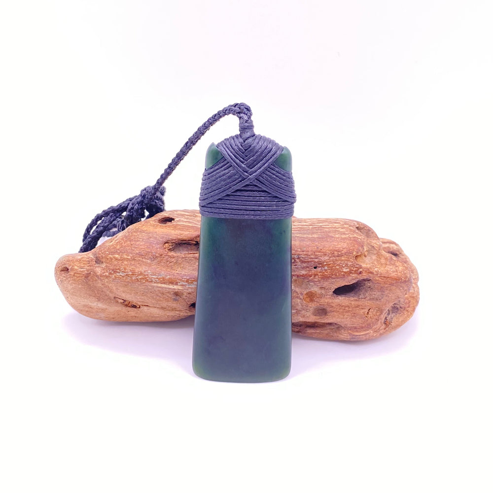 Dark Pounamu Cross-bound Toki Pendant