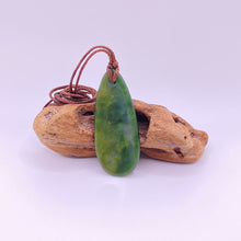 Load image into Gallery viewer, Putiputi - Flower Jade  Roimata Pendant
