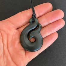 Load image into Gallery viewer, Whale Tail Hei Matau / Hook Pendant
