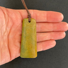 Load image into Gallery viewer, Raukaraka Toki Pendant
