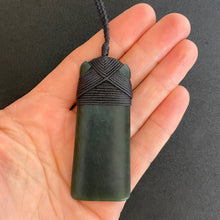 Load image into Gallery viewer, Dark Pounamu Cross-bound Toki Pendant
