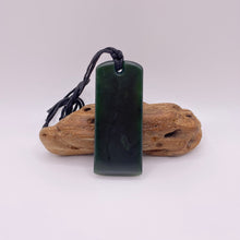 Load image into Gallery viewer, Large Kawakawa Toki Pendant
