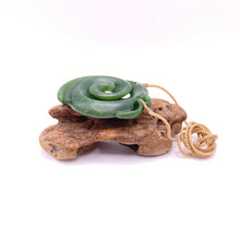 Load image into Gallery viewer, Kahurangi Manaia with Koru Tail
