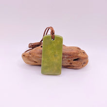 Load image into Gallery viewer, Raukaraka Toki Pendant
