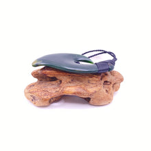 Load image into Gallery viewer, Snood Bound Hei Matau Pendant
