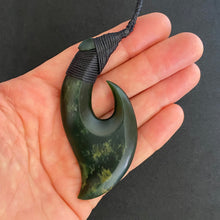 Load image into Gallery viewer, Snood Bound Hei Matau Pendant
