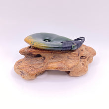 Load image into Gallery viewer, Flower Jade Snood Bound Hei Matau pendant
