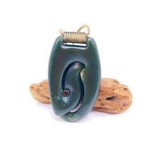 Load image into Gallery viewer, Putiputi Pendant with Ridge Knot Binding
