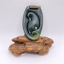 Load image into Gallery viewer, Putiputi Pendant with Ridge Knot Binding
