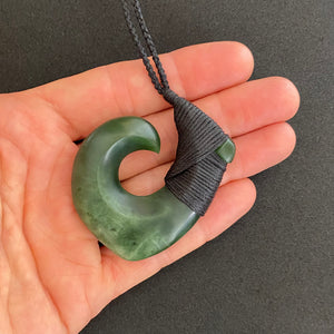 Kokopu Snood Bound Hei Matau Pendant