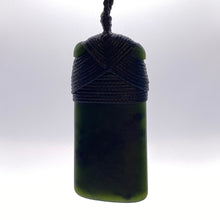 Load image into Gallery viewer, Rimu Cross-bound Toki Pendant
